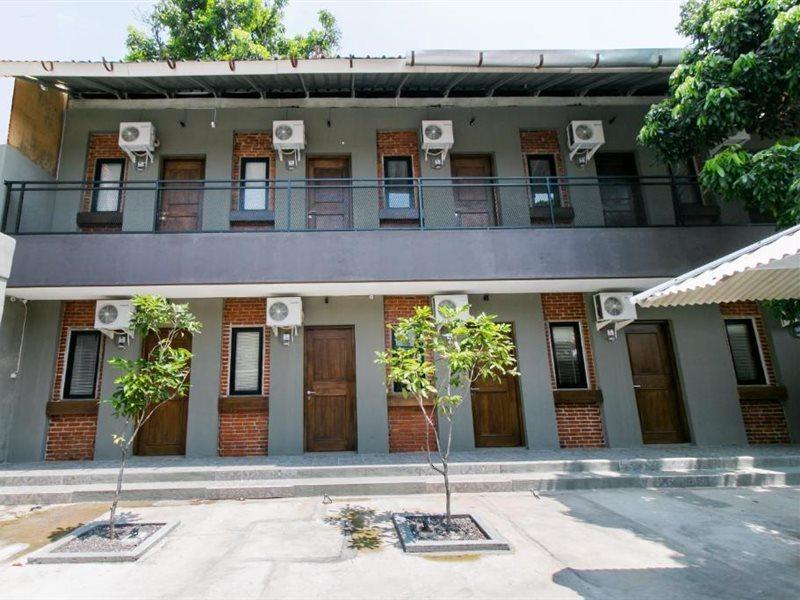 Capital O 1898 Louise Place Cianjur Esterno foto