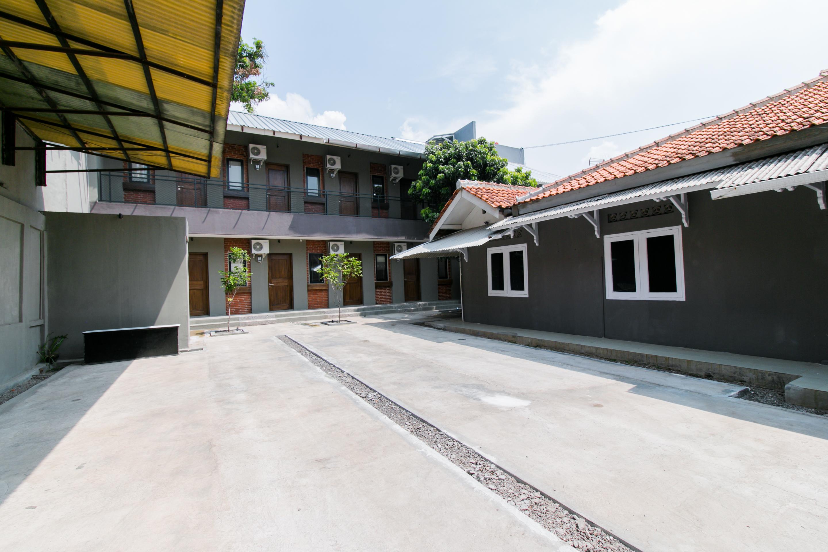Capital O 1898 Louise Place Cianjur Esterno foto