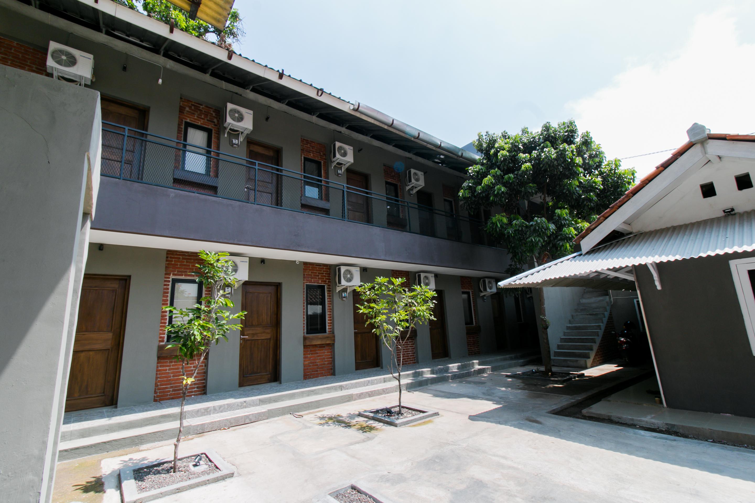 Capital O 1898 Louise Place Cianjur Esterno foto